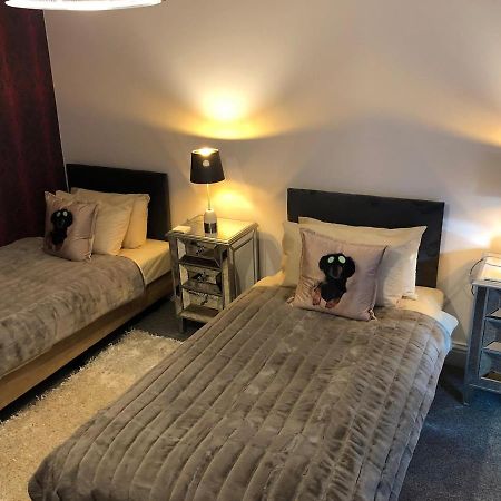 Ten Streets Bed & Breakfast Ливърпул Екстериор снимка