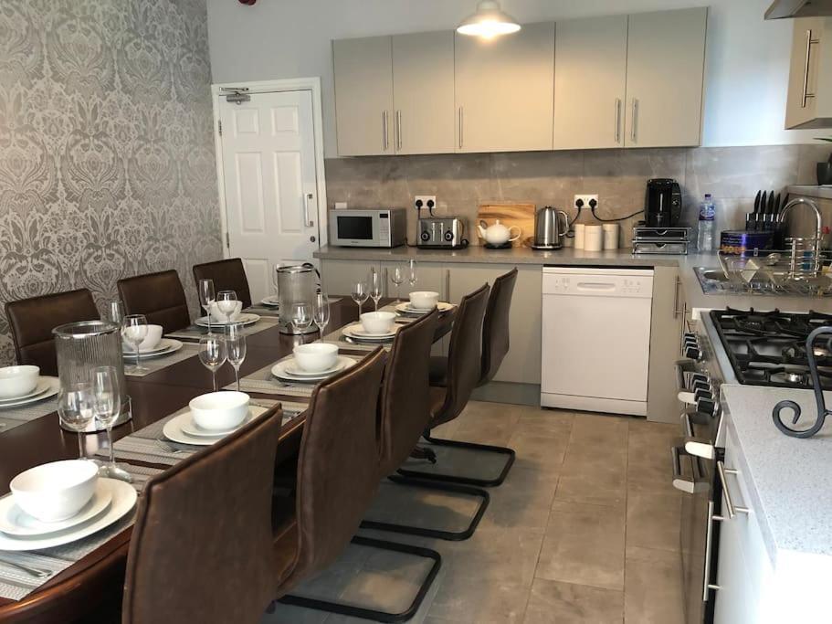 Ten Streets Bed & Breakfast Ливърпул Екстериор снимка