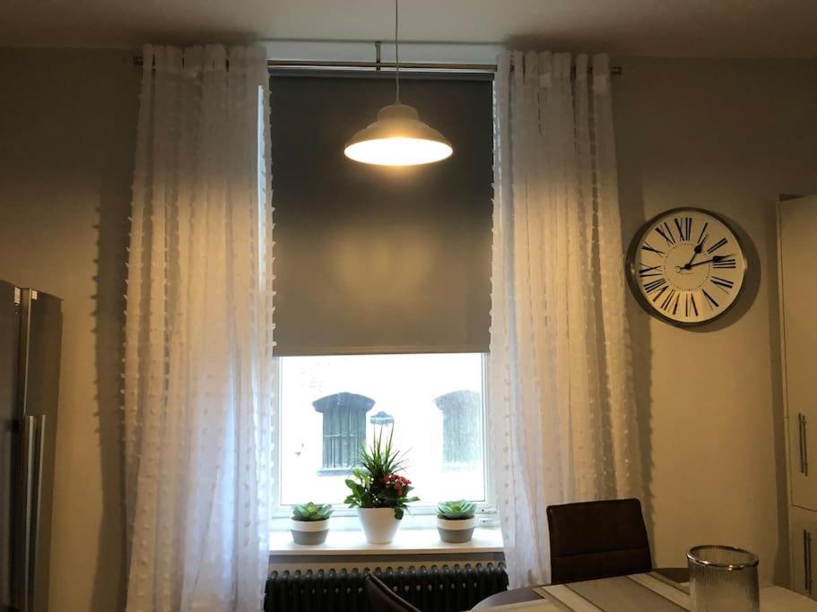 Ten Streets Bed & Breakfast Ливърпул Екстериор снимка