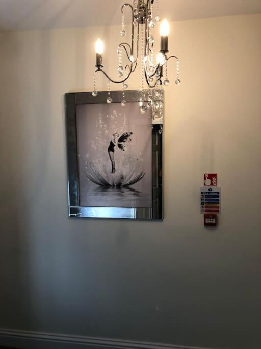 Ten Streets Bed & Breakfast Ливърпул Екстериор снимка