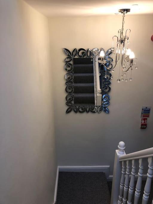 Ten Streets Bed & Breakfast Ливърпул Екстериор снимка