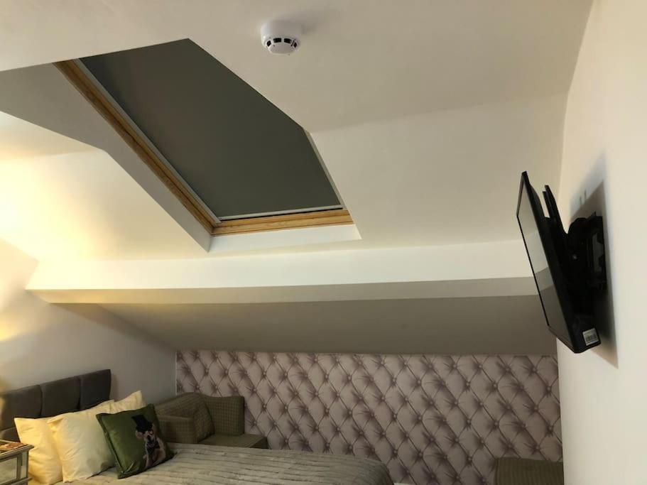 Ten Streets Bed & Breakfast Ливърпул Екстериор снимка