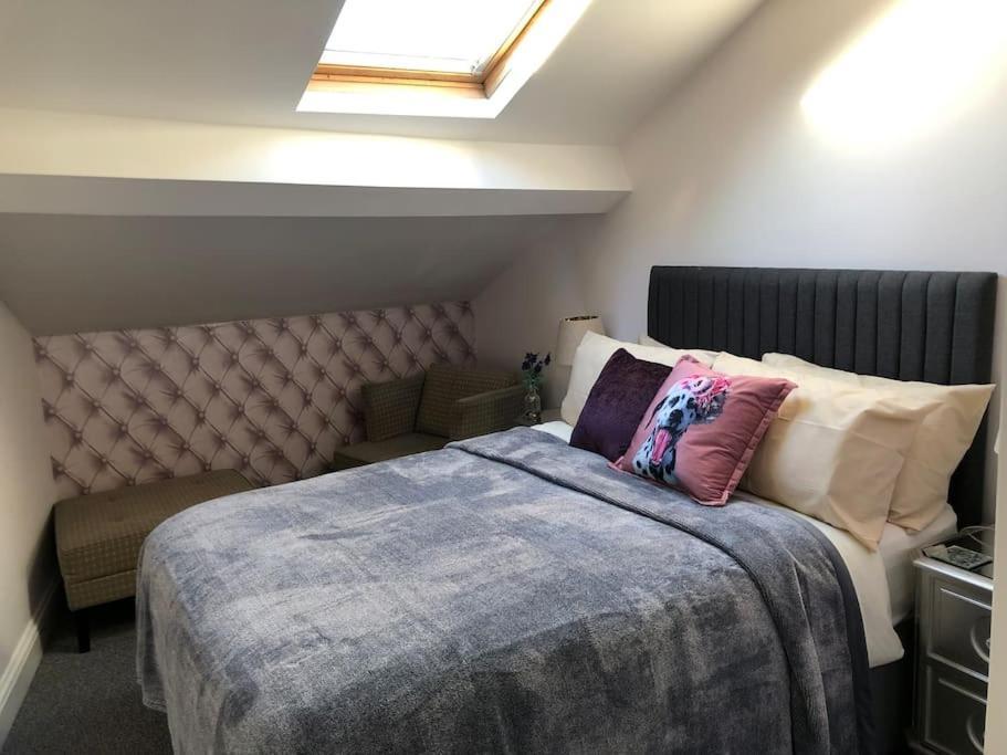 Ten Streets Bed & Breakfast Ливърпул Екстериор снимка