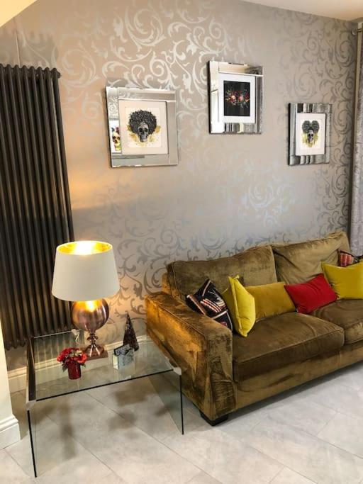 Ten Streets Bed & Breakfast Ливърпул Екстериор снимка