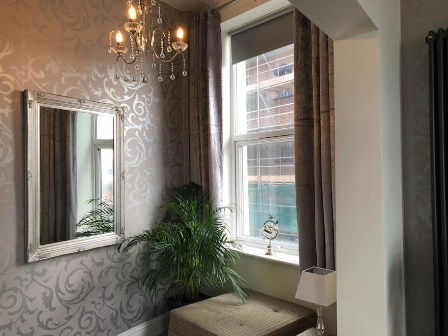 Ten Streets Bed & Breakfast Ливърпул Екстериор снимка