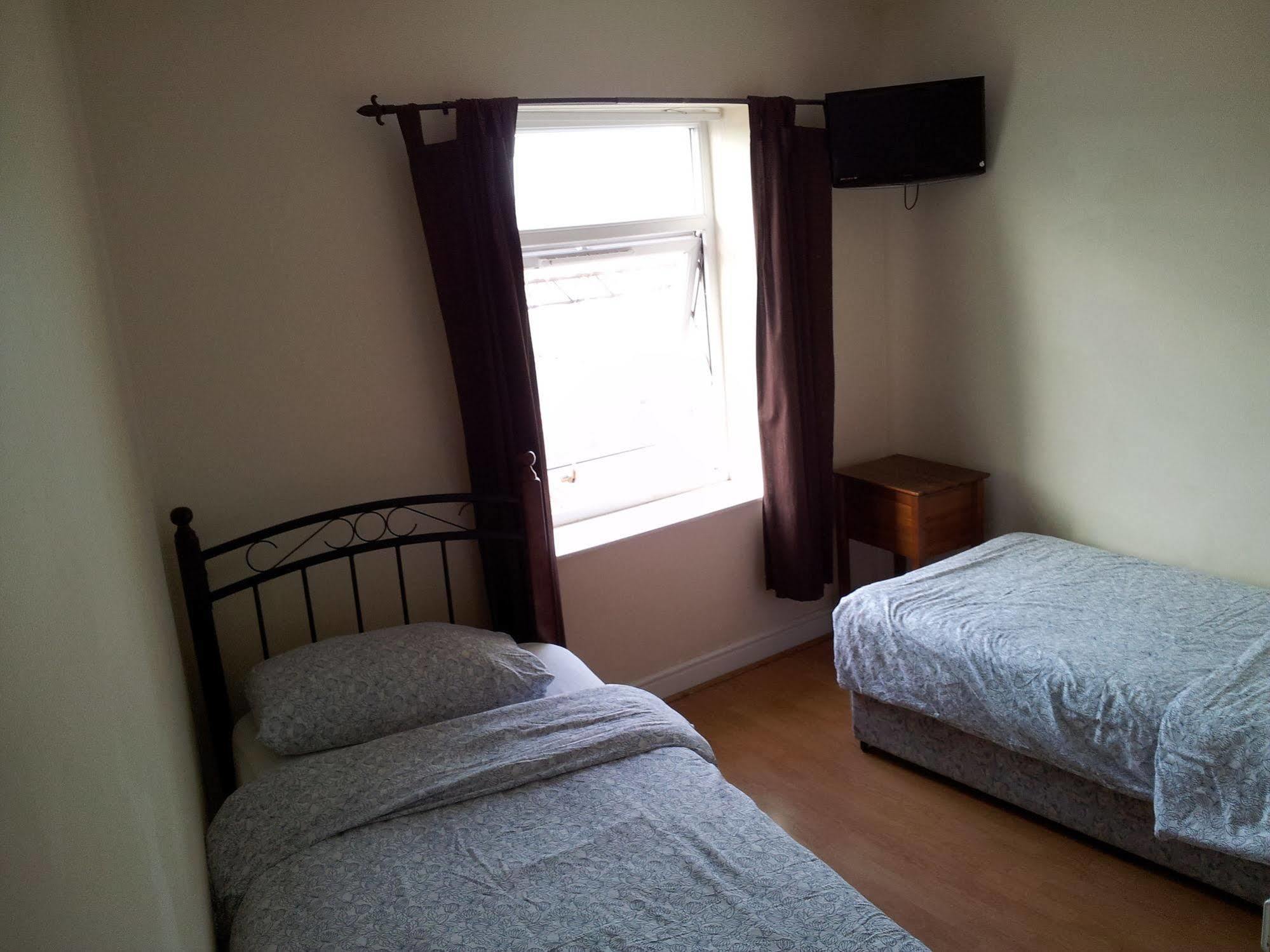 Ten Streets Bed & Breakfast Ливърпул Екстериор снимка