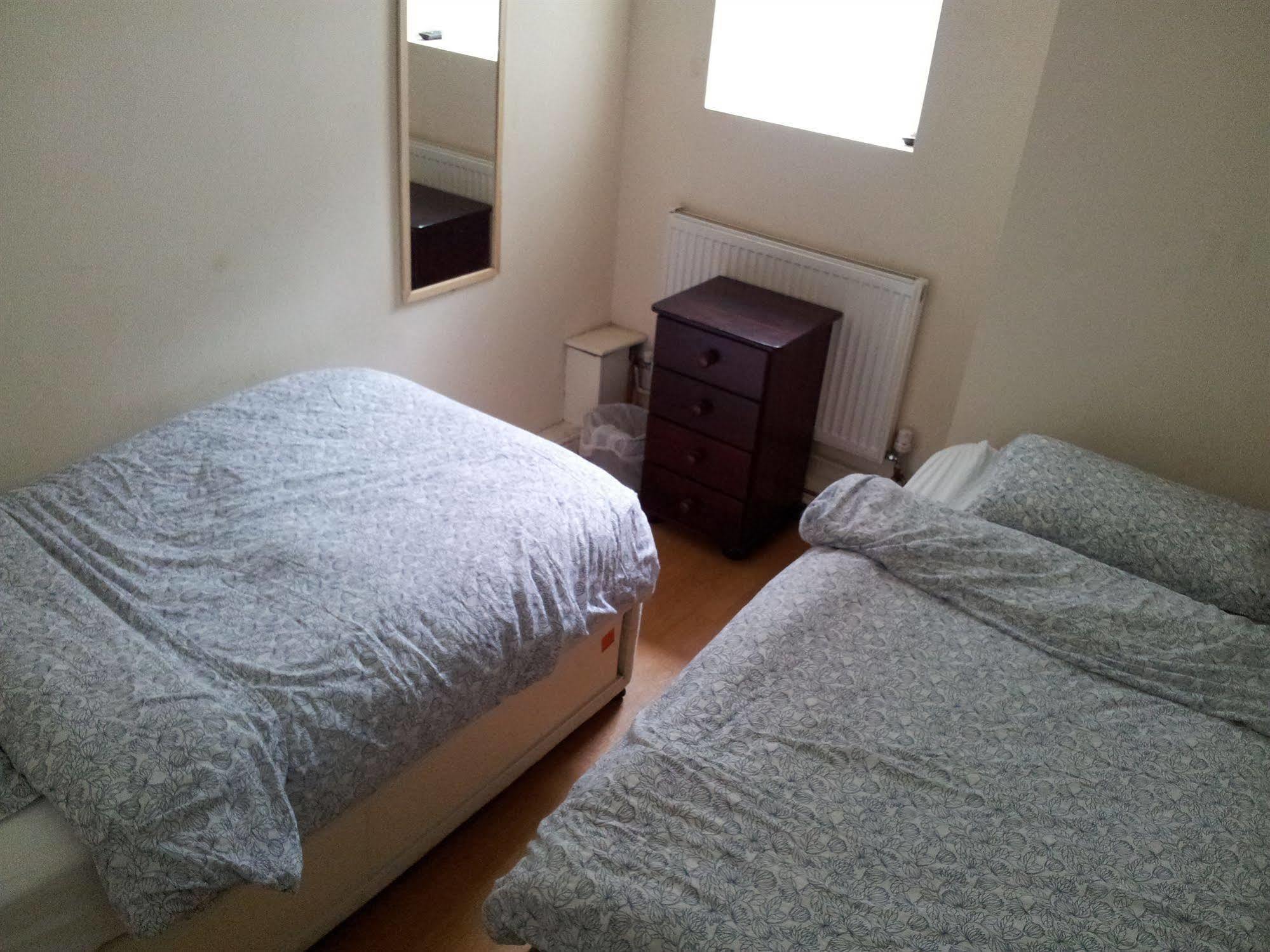 Ten Streets Bed & Breakfast Ливърпул Екстериор снимка