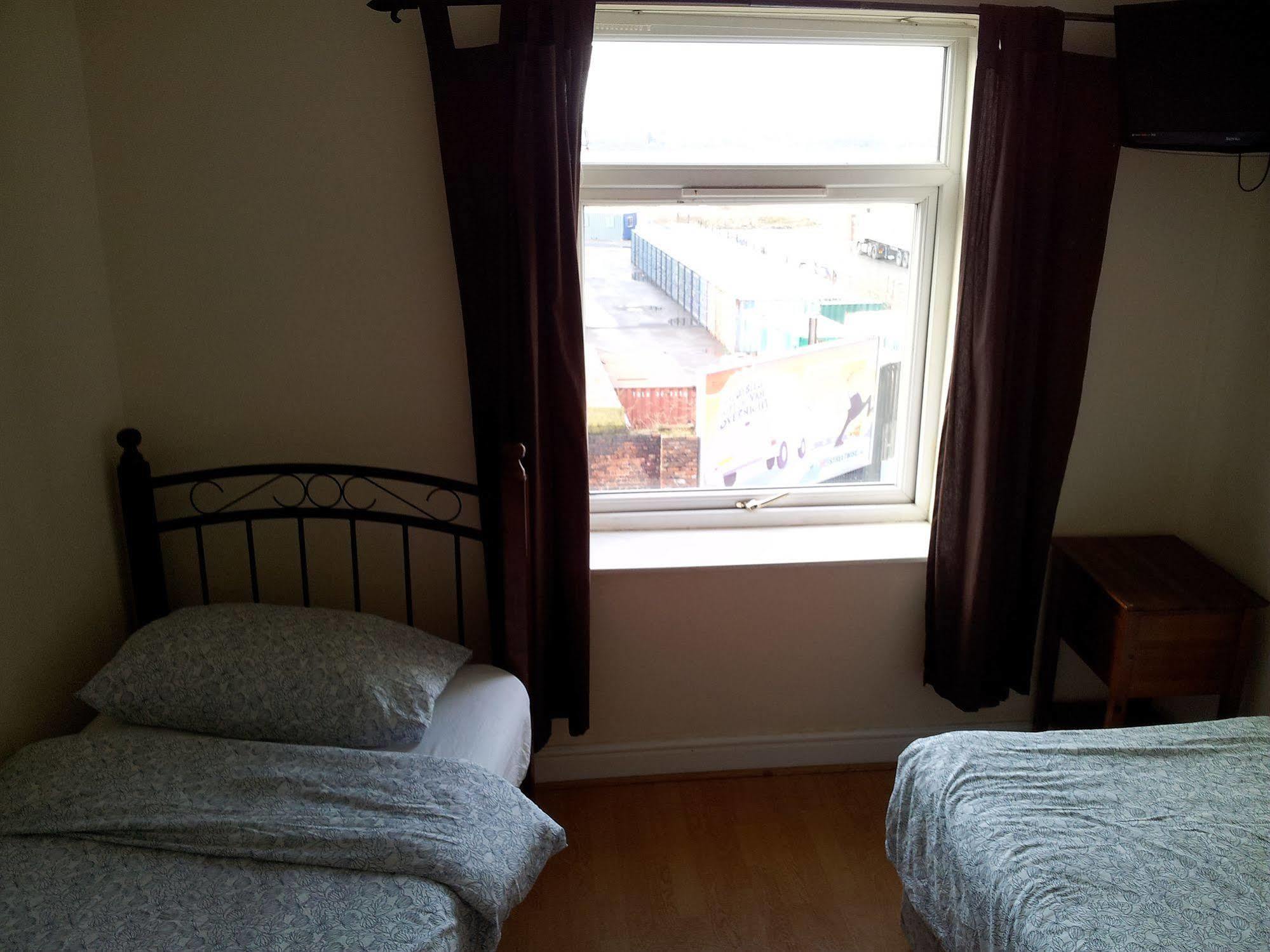 Ten Streets Bed & Breakfast Ливърпул Екстериор снимка