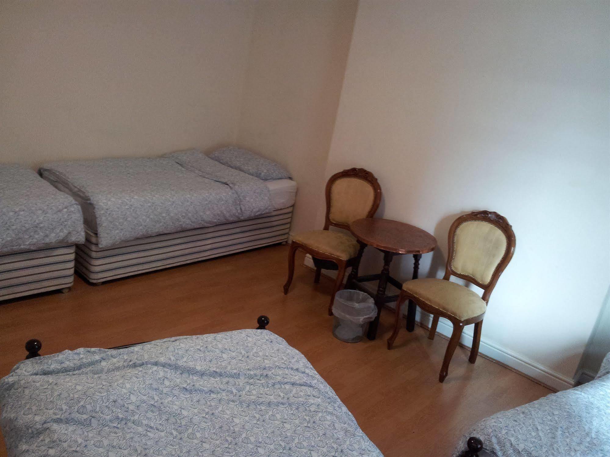 Ten Streets Bed & Breakfast Ливърпул Екстериор снимка
