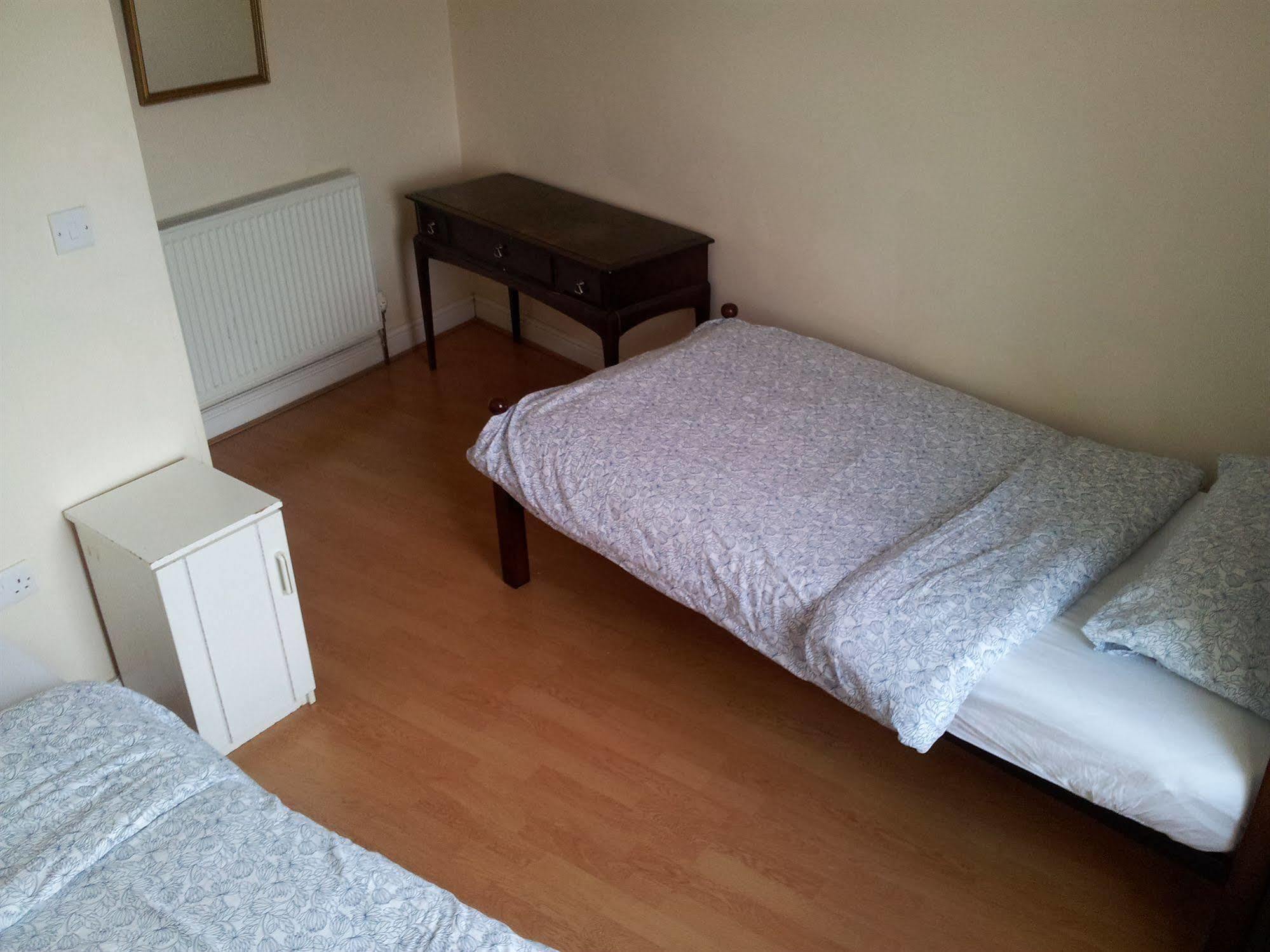 Ten Streets Bed & Breakfast Ливърпул Екстериор снимка