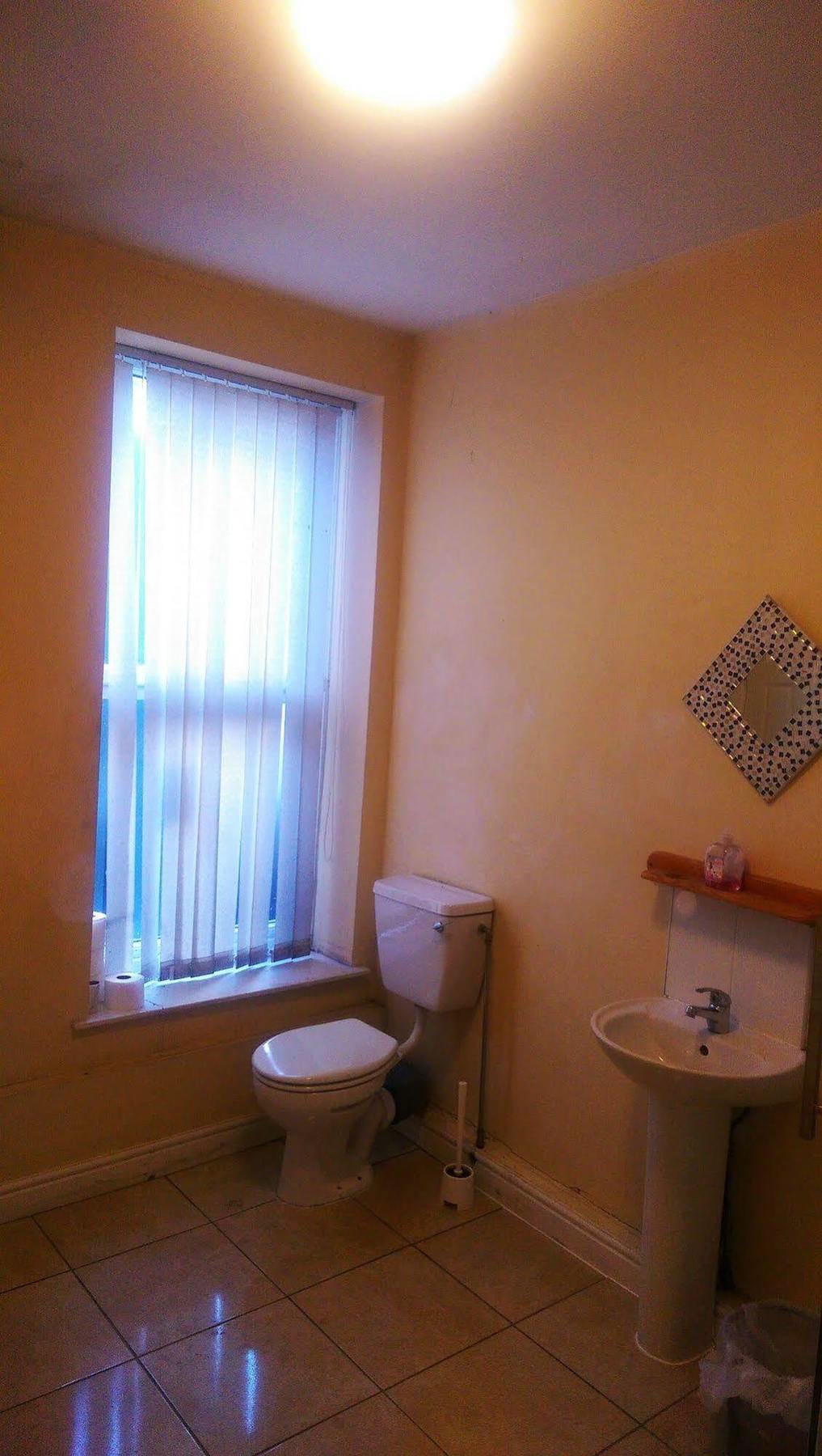 Ten Streets Bed & Breakfast Ливърпул Екстериор снимка