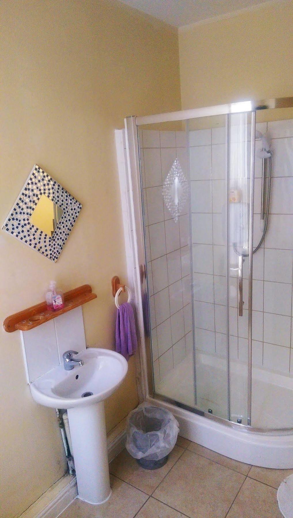 Ten Streets Bed & Breakfast Ливърпул Екстериор снимка