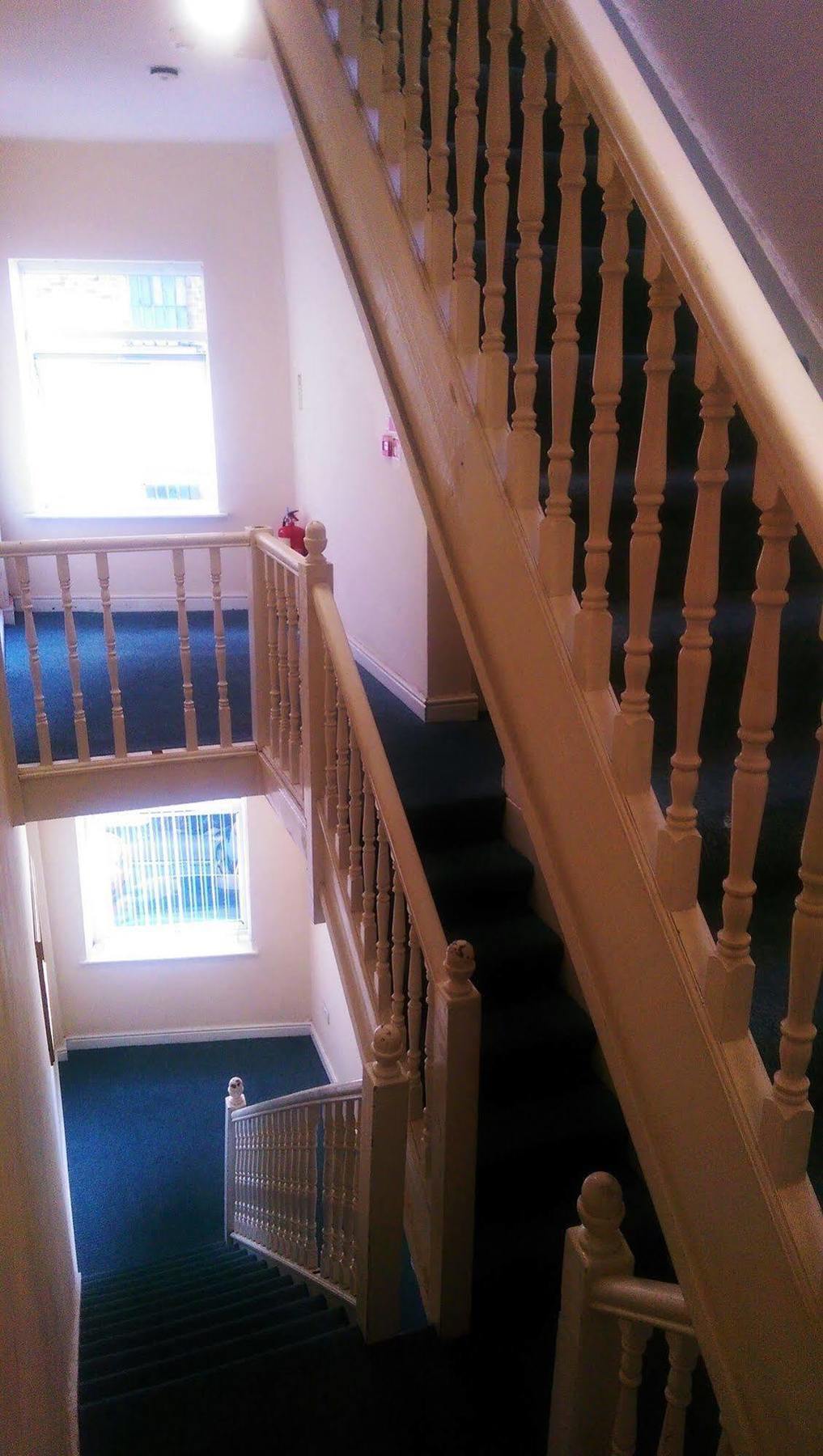 Ten Streets Bed & Breakfast Ливърпул Екстериор снимка